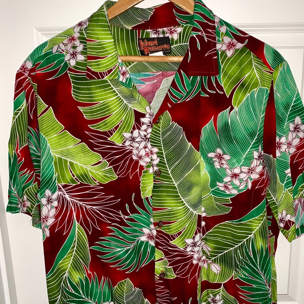 Beautiful Made in Hawaii Tropical shirt